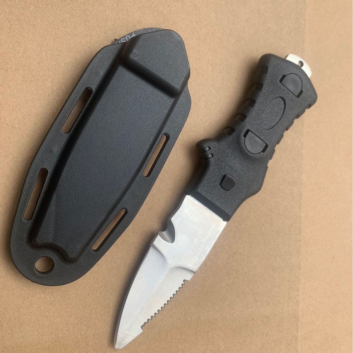 レスキュー用ダイブナイフ、水中およびサバイバル用のラインカッ - Dive Knife Titanium のレビューと価格